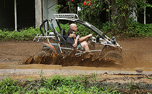 Mud Buggies : Rarotonga  : Business News Photos : Richard Moore : Photographer